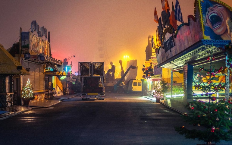Фотографии города в ночном тумане