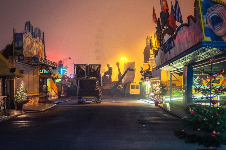 Фотографии города в ночном тумане