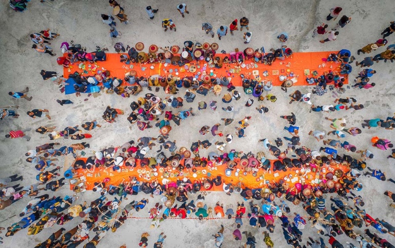 "Массовый пикник во время Каульского фестиваля в Муках" от Дэвида Эс Ти Лоха